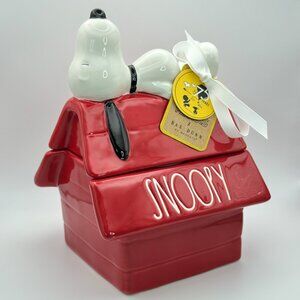 Snoopy Red Doghouse-shaped cookie jar by Rae Dunn | Cookie jar | Ceramic jar